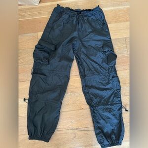 HALARA Mid Rise Multipocket Casual Drawstring Joggers- Medium